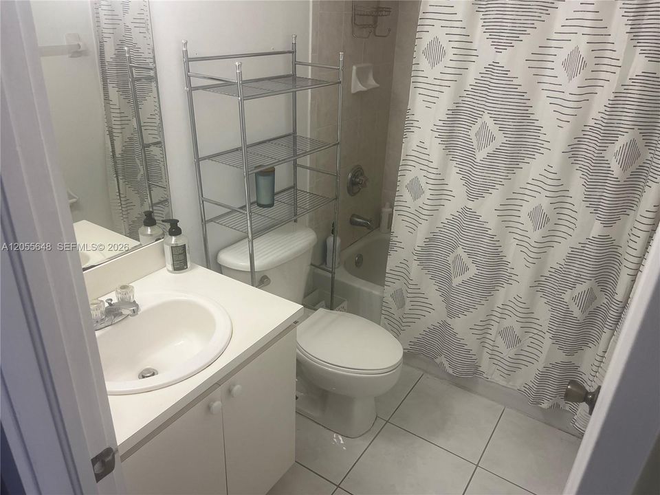 En Venta: $345,000 (2 camas, 2 baños, 1137 Pies cuadrados)