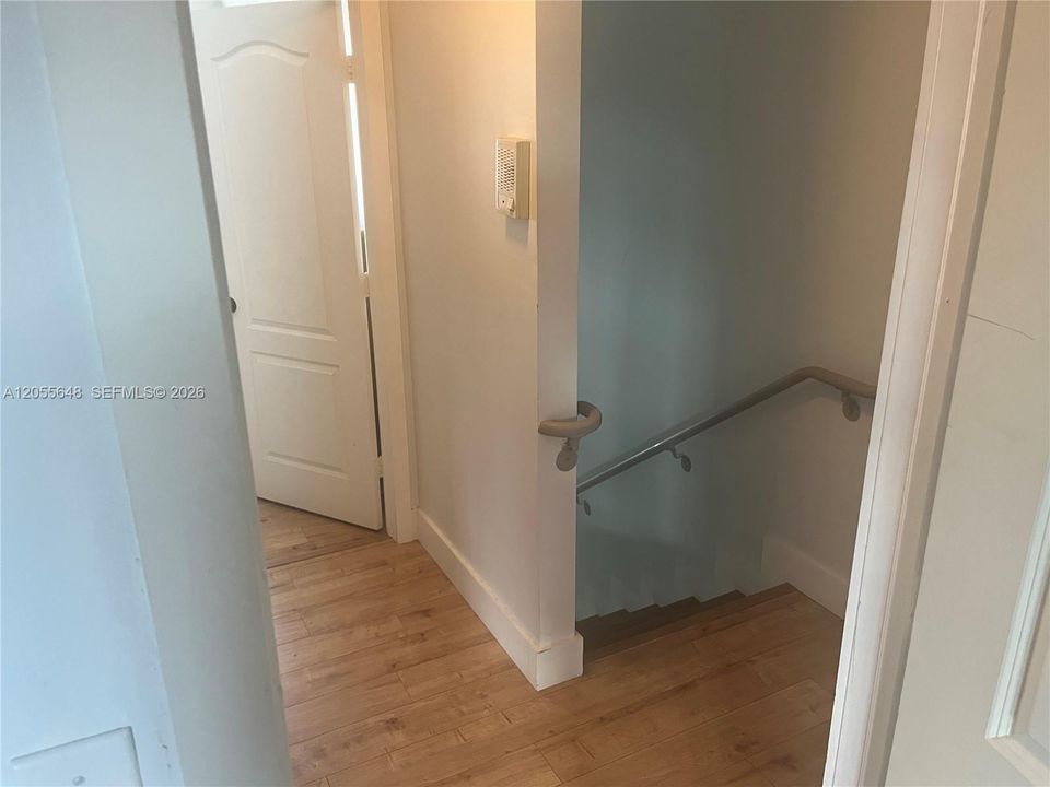 En Venta: $345,000 (2 camas, 2 baños, 1137 Pies cuadrados)