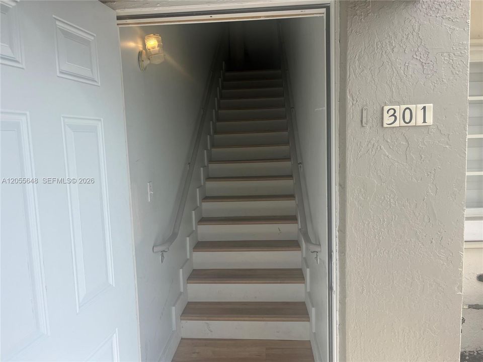En Venta: $345,000 (2 camas, 2 baños, 1137 Pies cuadrados)