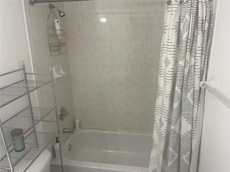 En Venta: $345,000 (2 camas, 2 baños, 1137 Pies cuadrados)