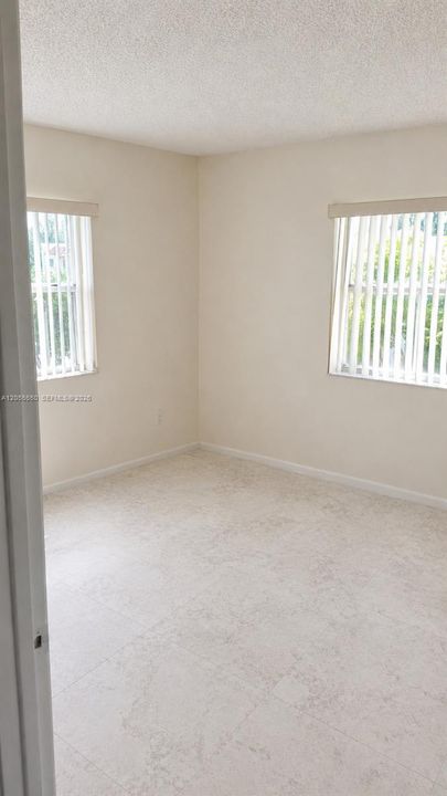 For Rent: $2,000 (2 beds, 2 baths, 980 Square Feet)