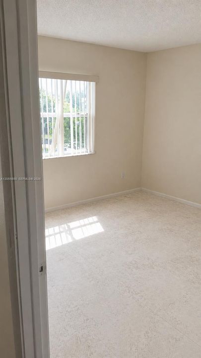 For Rent: $2,000 (2 beds, 2 baths, 980 Square Feet)