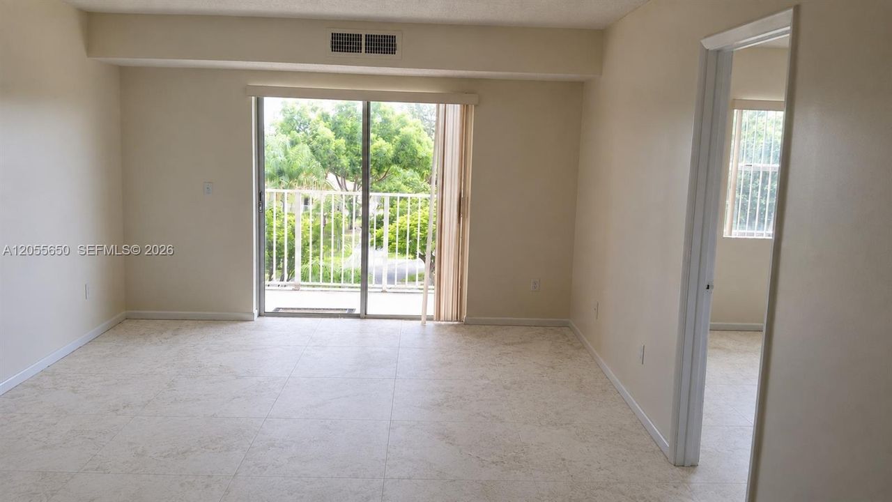For Rent: $2,000 (2 beds, 2 baths, 980 Square Feet)