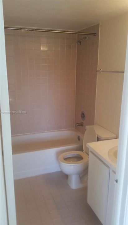 For Rent: $2,000 (2 beds, 2 baths, 980 Square Feet)