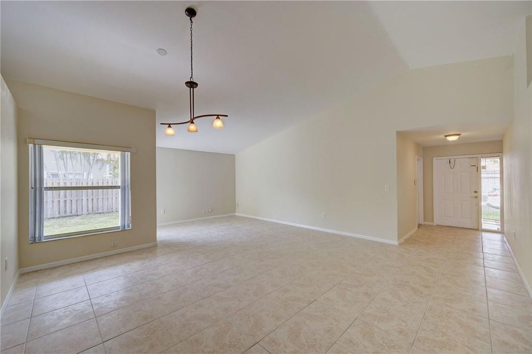 Soaring ceilings, light and bright