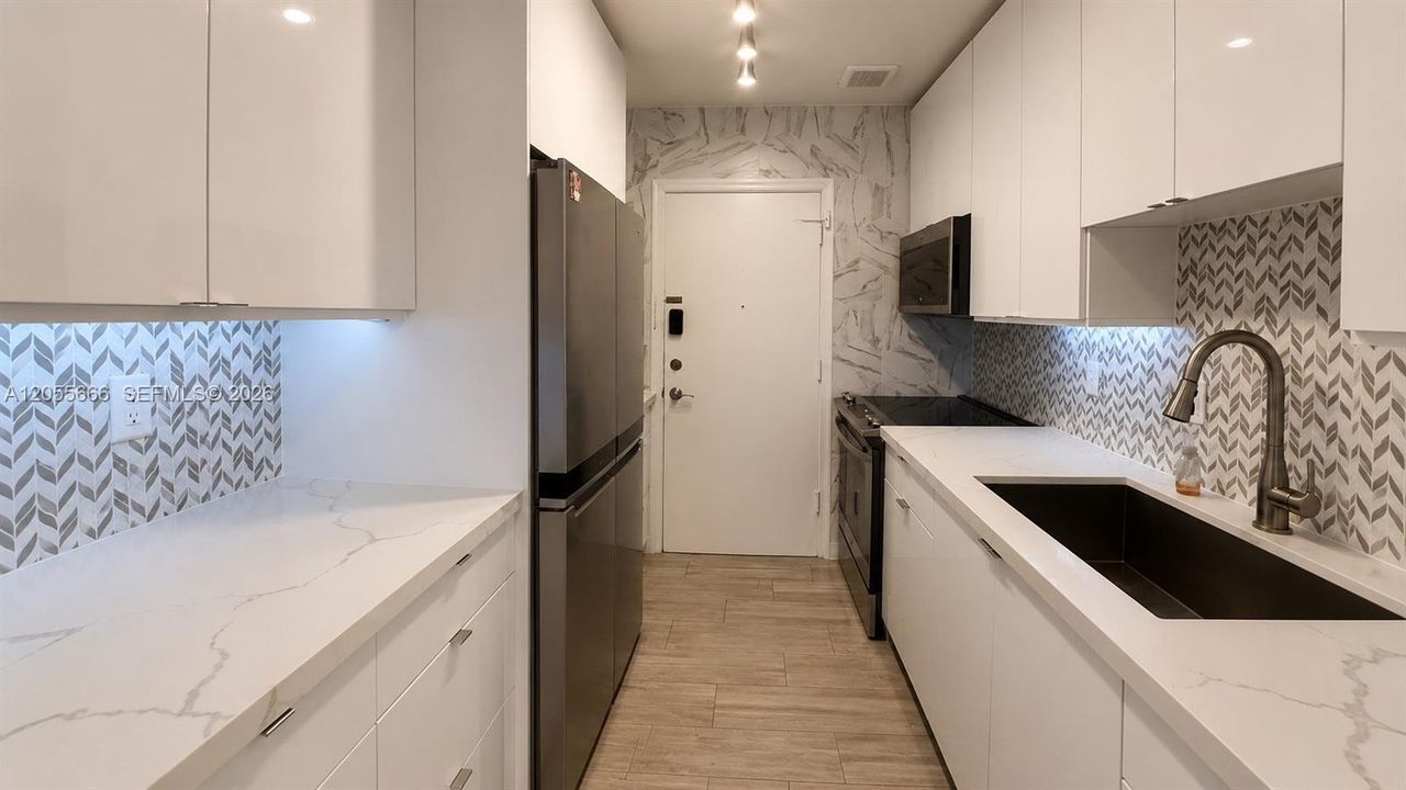 В аренду: $1,900 (1 спален, 1 ванн, 756 Квадратных фут)