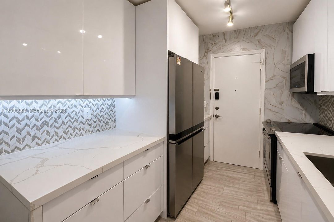 В аренду: $1,900 (1 спален, 1 ванн, 756 Квадратных фут)