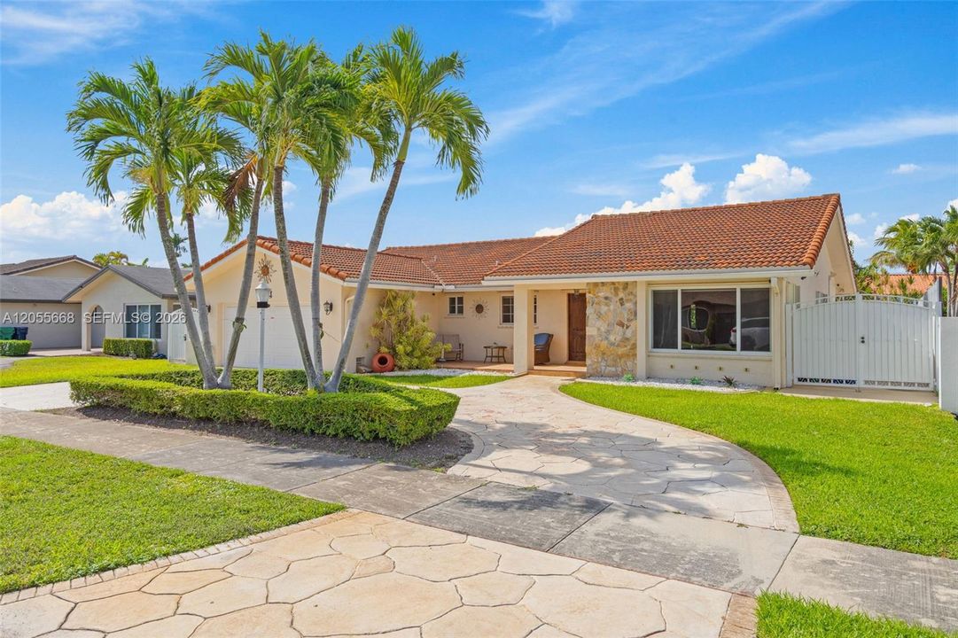 На продажу: $949,900 (4 спален, 2 ванн, 1952 Квадратных фут)
