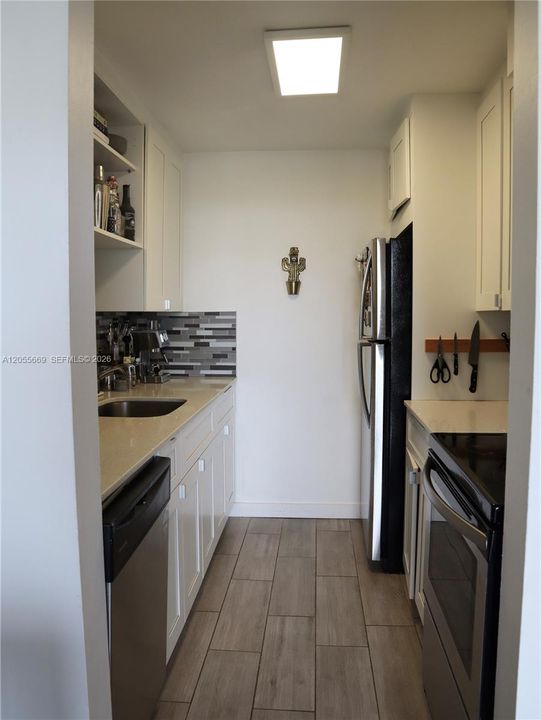В аренду: $2,300 (1 спален, 1 ванн, 723 Квадратных фут)