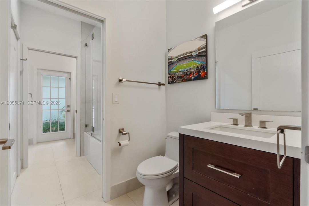 На продажу: $2,499,999 (5 спален, 4 ванн, 3979 Квадратных фут)