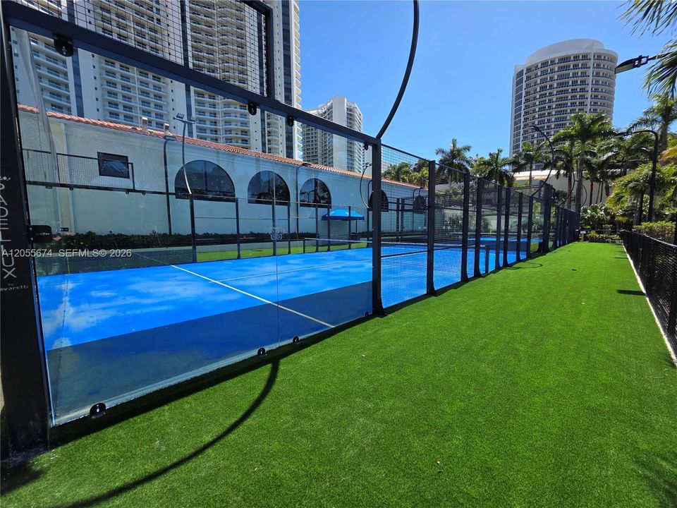 На продажу: $699,999 (2 спален, 2 ванн, 1607 Квадратных фут)