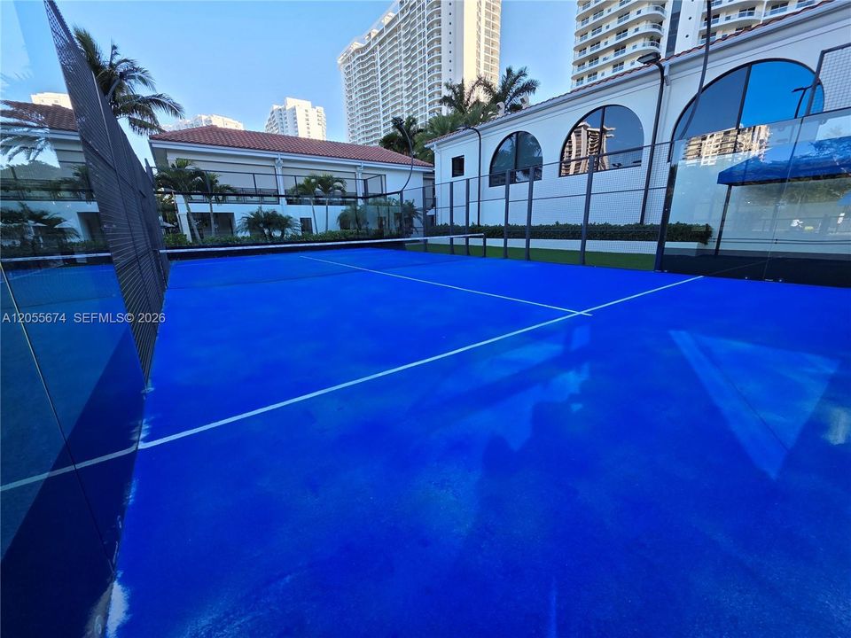На продажу: $699,999 (2 спален, 2 ванн, 1607 Квадратных фут)