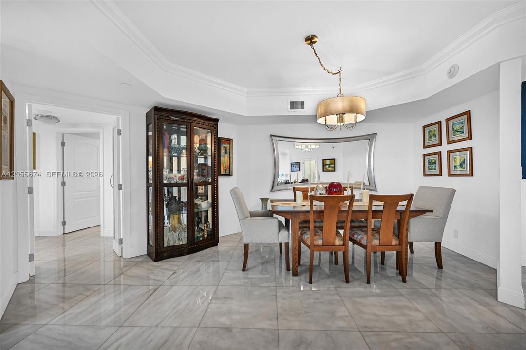 На продажу: $699,999 (2 спален, 2 ванн, 1607 Квадратных фут)