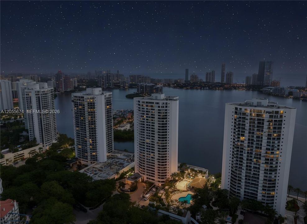 На продажу: $699,999 (2 спален, 2 ванн, 1607 Квадратных фут)