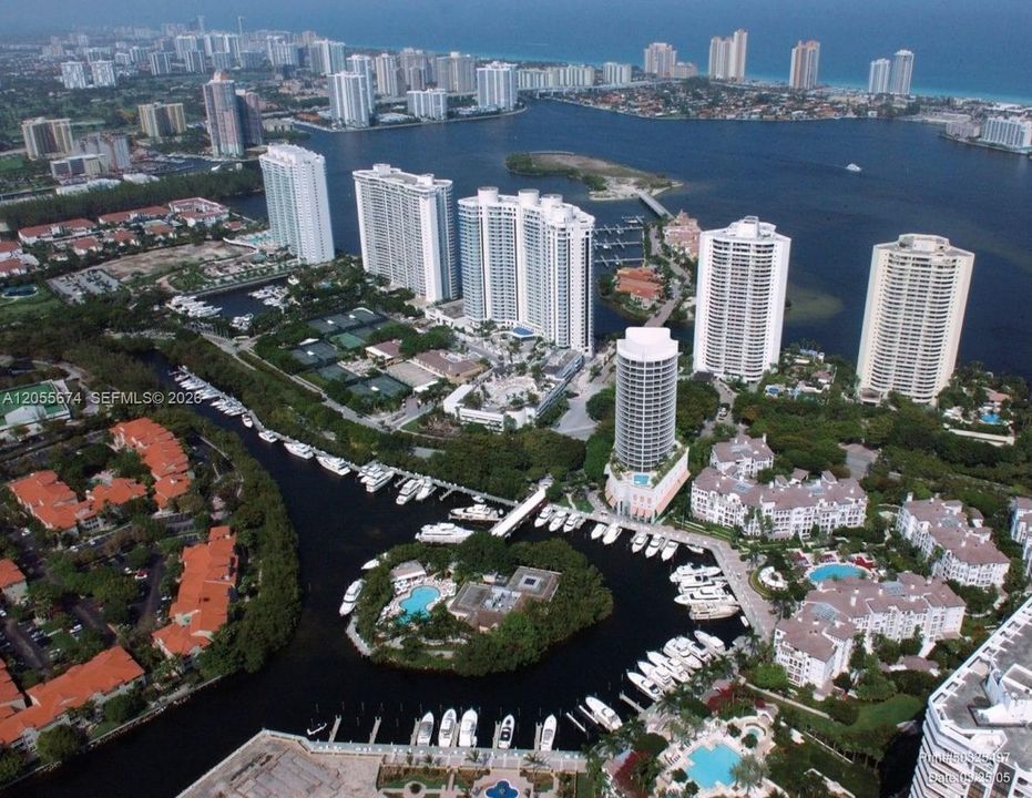 На продажу: $699,999 (2 спален, 2 ванн, 1607 Квадратных фут)