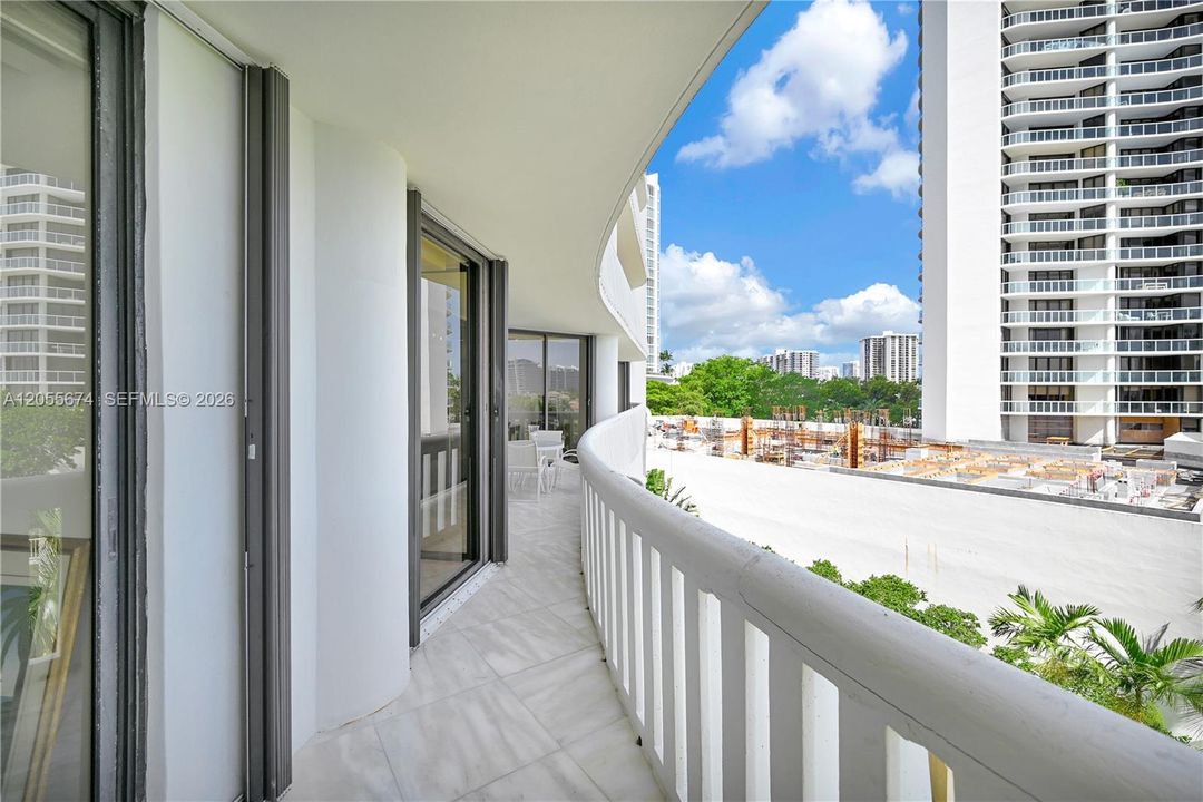 На продажу: $699,999 (2 спален, 2 ванн, 1607 Квадратных фут)