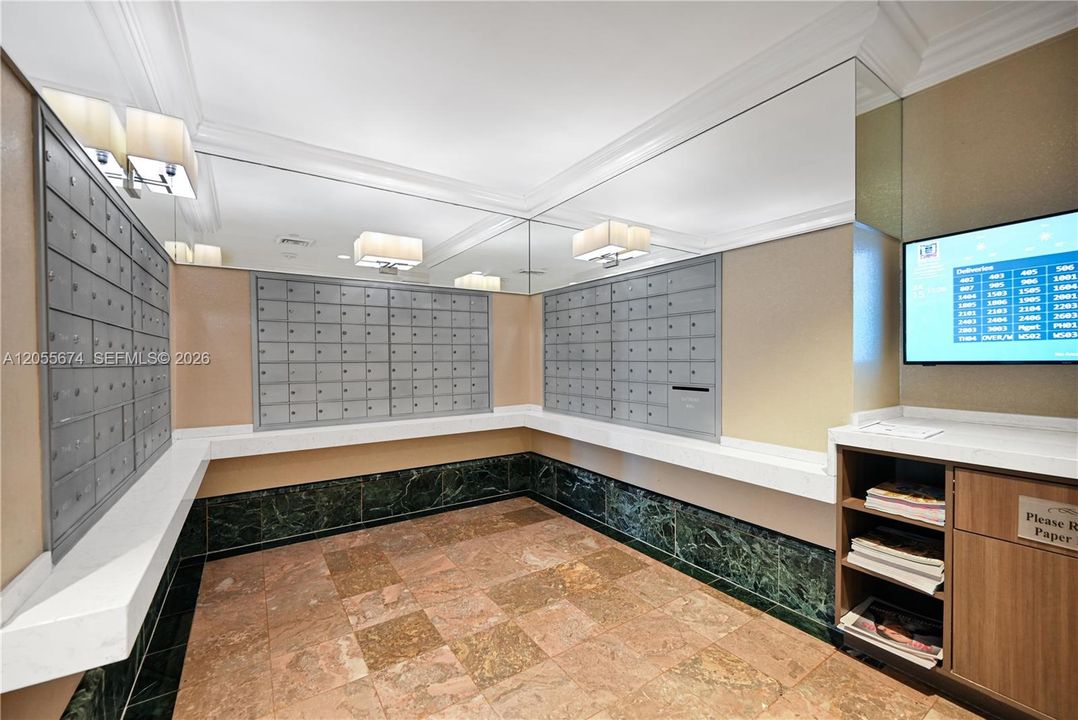 На продажу: $699,999 (2 спален, 2 ванн, 1607 Квадратных фут)