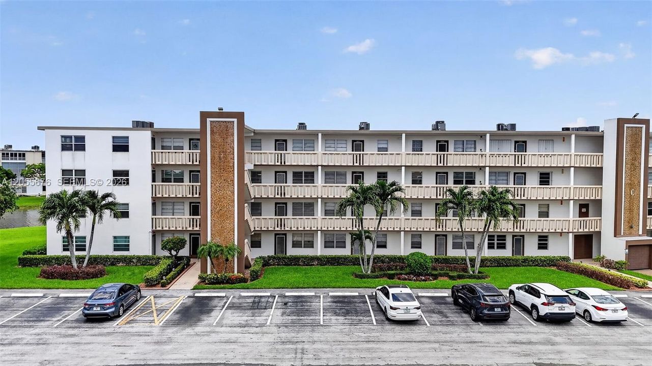 For Sale: $279,900 (2 beds, 1 baths, 861 Square Feet)