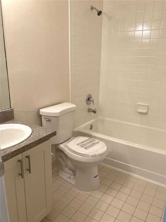 В аренду: $2,400 (3 спален, 2 ванн, 1216 Квадратных фут)