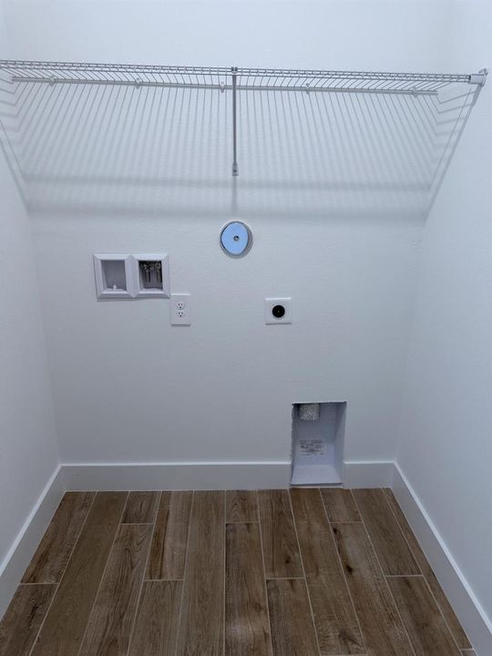 Lot 7 laundry room