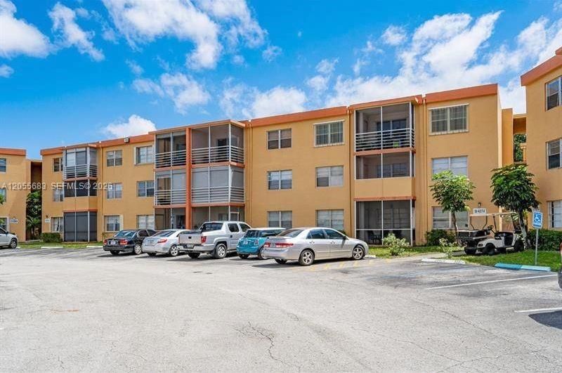 For Sale: $160,000 (1 beds, 1 baths, 695 Square Feet)