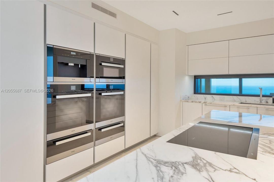 В аренду: $27,900 (3 спален, 4 ванн, 3555 Квадратных фут)