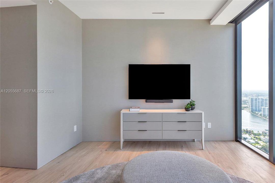 В аренду: $27,900 (3 спален, 4 ванн, 3555 Квадратных фут)