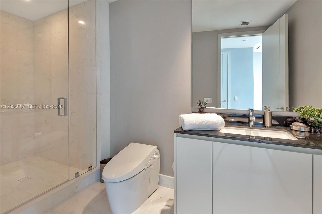 В аренду: $27,900 (3 спален, 4 ванн, 3555 Квадратных фут)