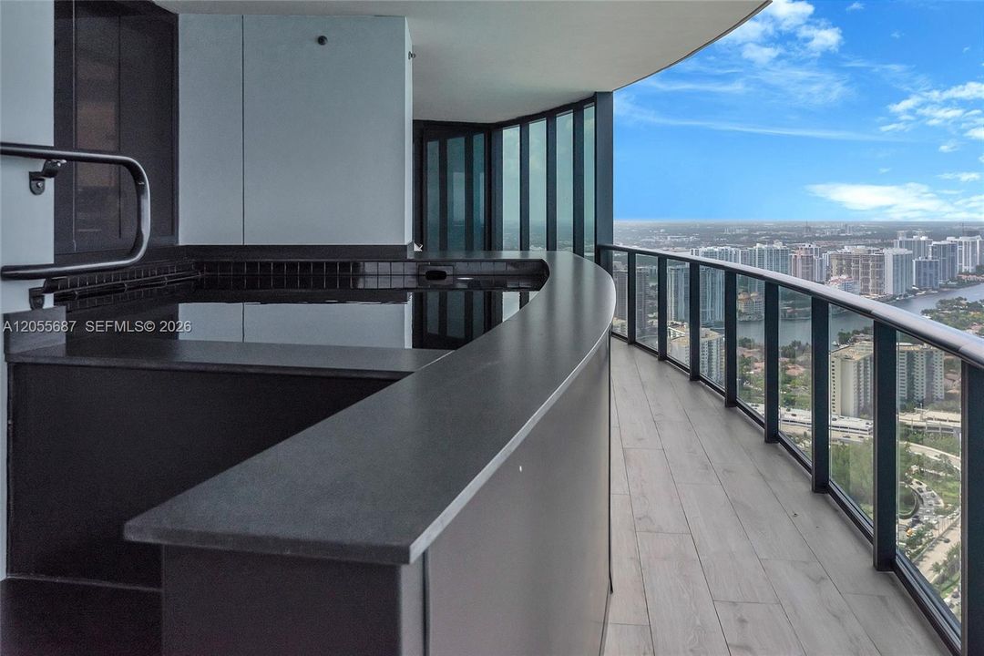 В аренду: $27,900 (3 спален, 4 ванн, 3555 Квадратных фут)