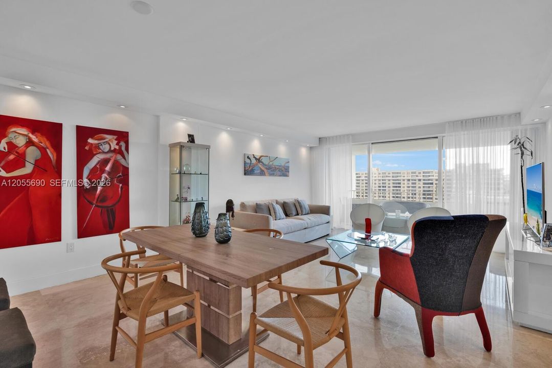 В аренду: $5,900 (2 спален, 2 ванн, 1260 Квадратных фут)