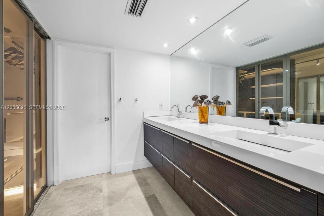 В аренду: $5,900 (2 спален, 2 ванн, 1260 Квадратных фут)