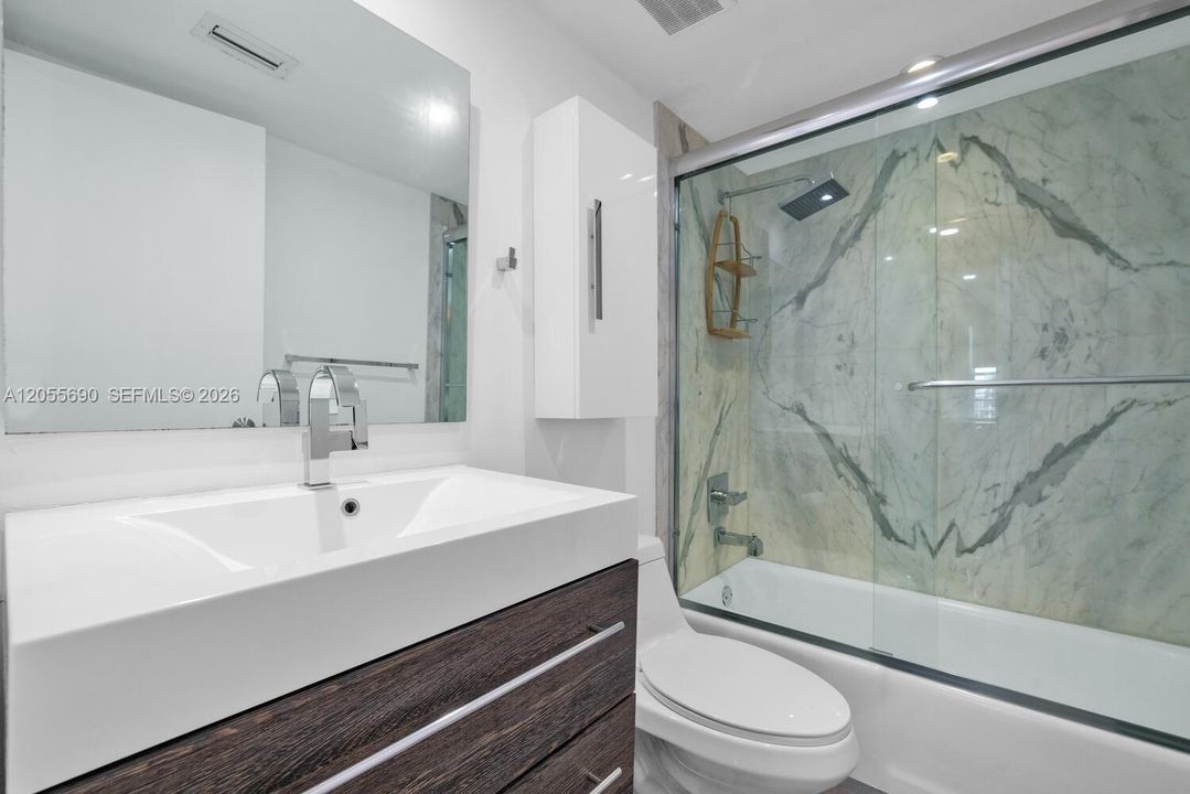 В аренду: $5,900 (2 спален, 2 ванн, 1260 Квадратных фут)