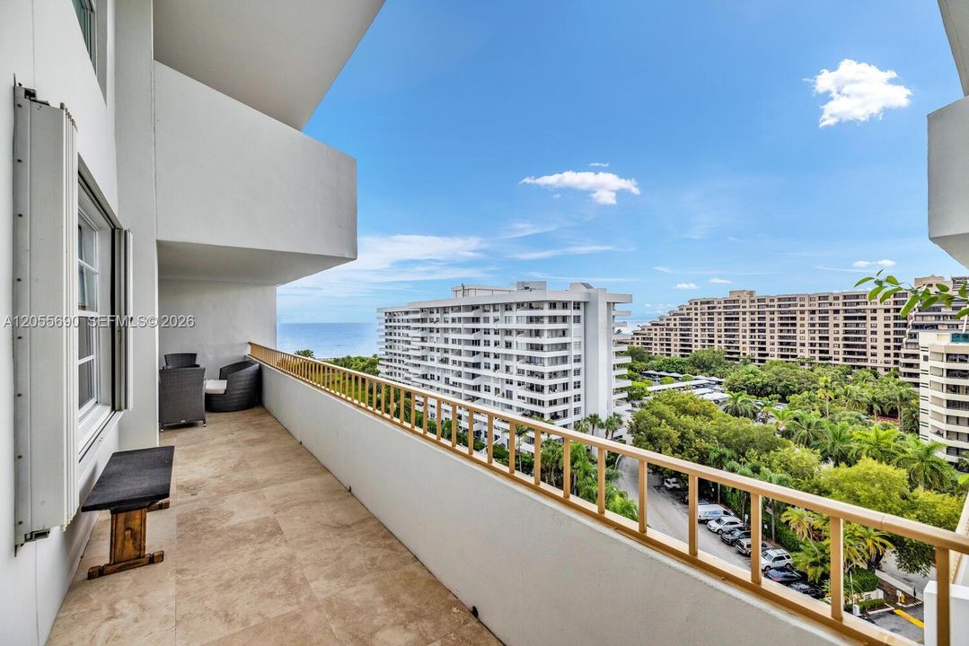 В аренду: $5,900 (2 спален, 2 ванн, 1260 Квадратных фут)
