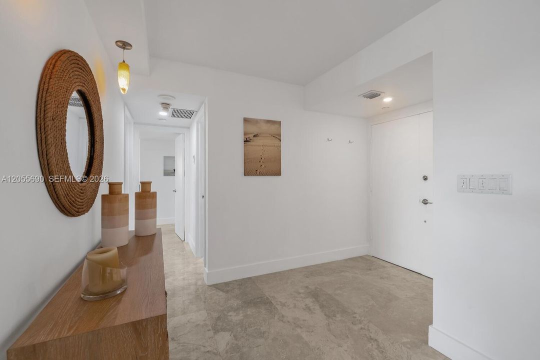 В аренду: $5,900 (2 спален, 2 ванн, 1260 Квадратных фут)