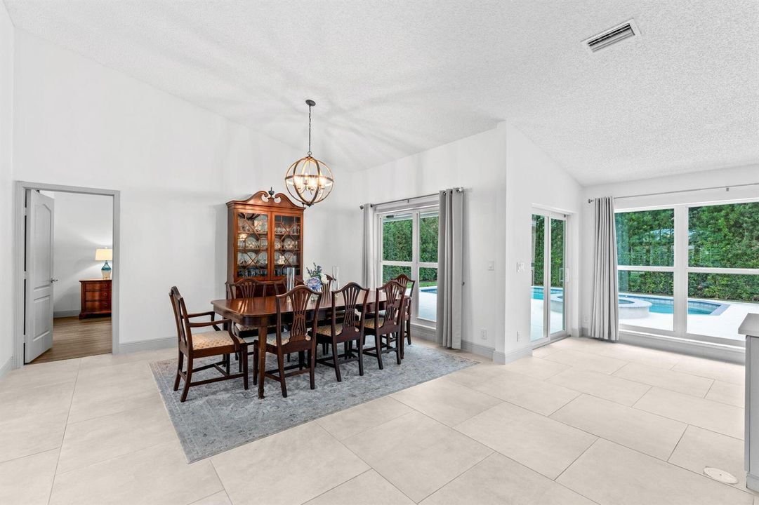 25-web-or-mls-A7403823