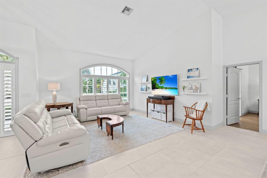 12-web-or-mls-A7403817
