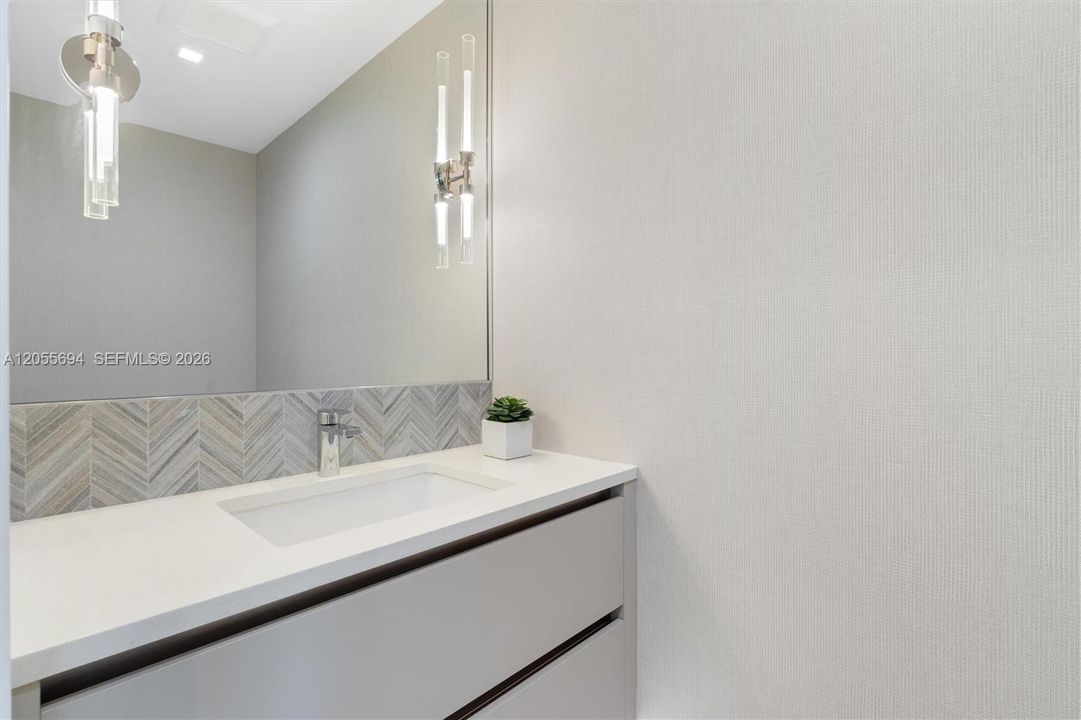 En Venta: $2,499,000 (3 camas, 2 baños, 3297 Pies cuadrados)
