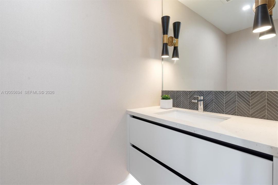 En Venta: $2,499,000 (3 camas, 2 baños, 3297 Pies cuadrados)