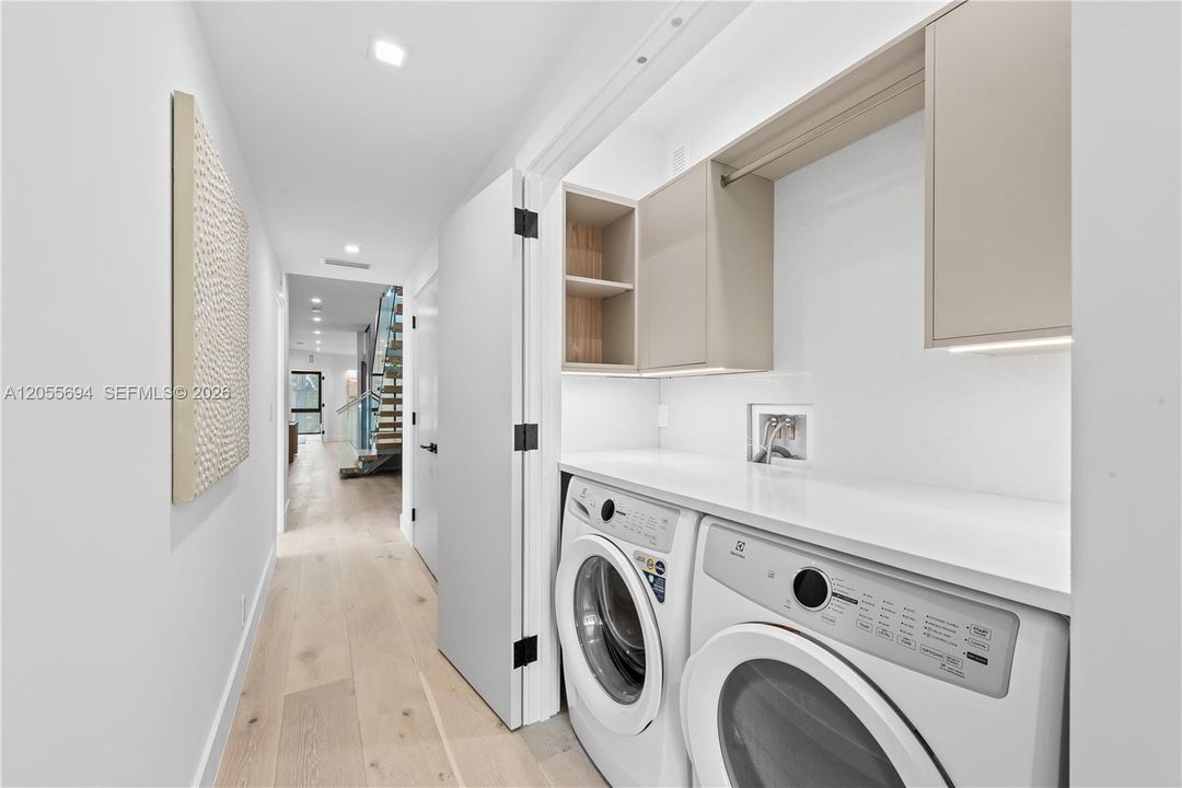 En Venta: $2,499,000 (3 camas, 2 baños, 3297 Pies cuadrados)