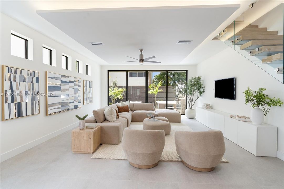 En Venta: $2,499,000 (3 camas, 2 baños, 3297 Pies cuadrados)
