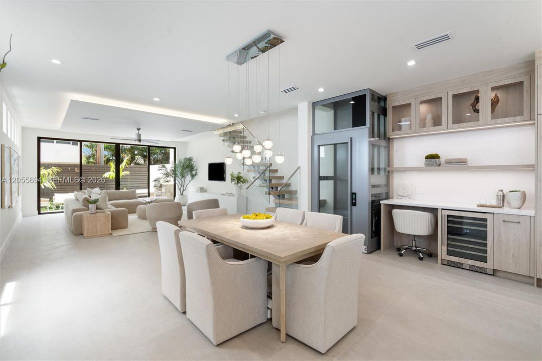 En Venta: $2,499,000 (3 camas, 2 baños, 3297 Pies cuadrados)