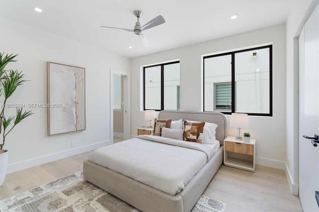 En Venta: $2,499,000 (3 camas, 2 baños, 3297 Pies cuadrados)