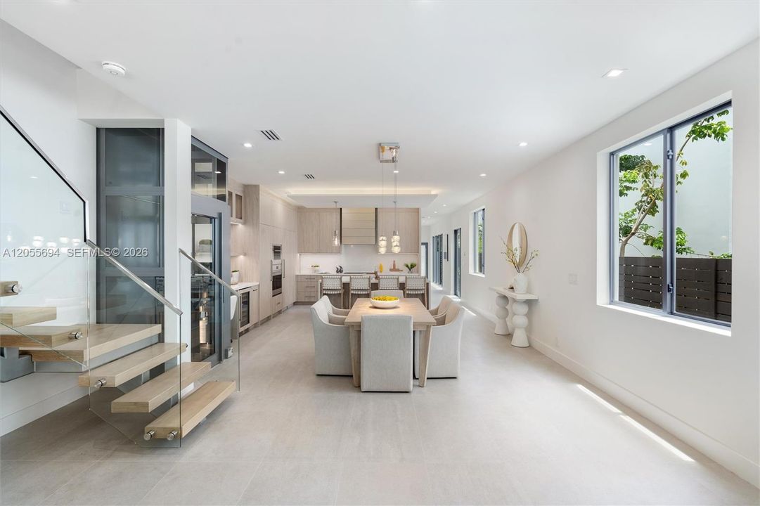 En Venta: $2,499,000 (3 camas, 2 baños, 3297 Pies cuadrados)
