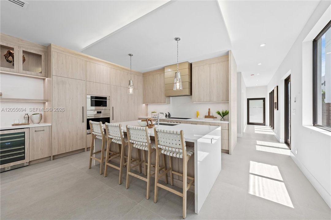 En Venta: $2,499,000 (3 camas, 2 baños, 3297 Pies cuadrados)