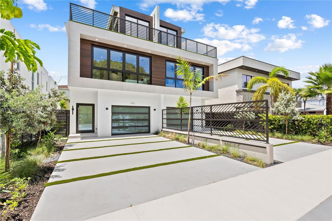 En Venta: $2,499,000 (3 camas, 2 baños, 3297 Pies cuadrados)