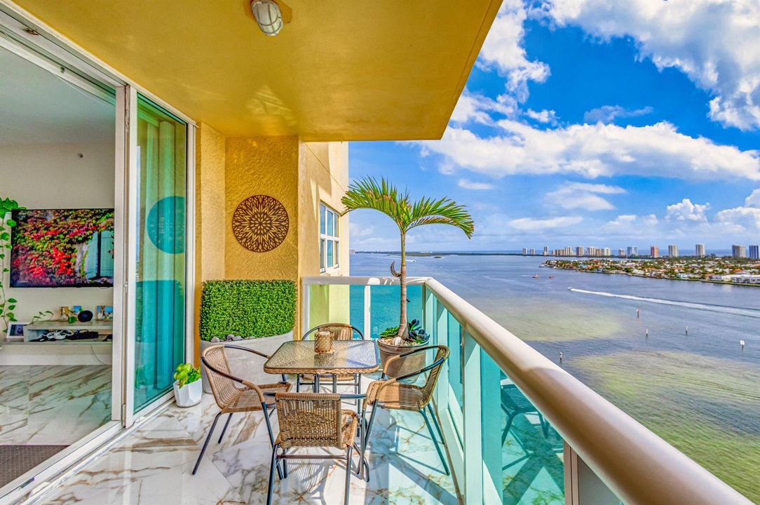 BALCONY