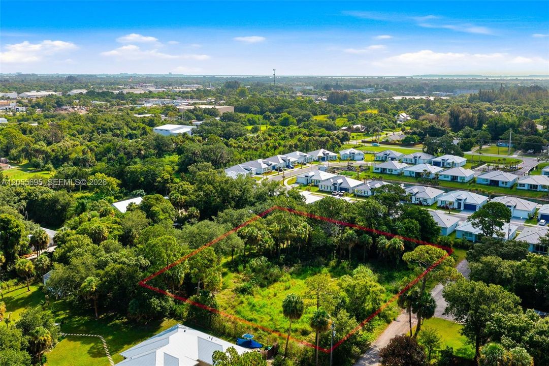 На продажу: $290,000 (1.73 acres)