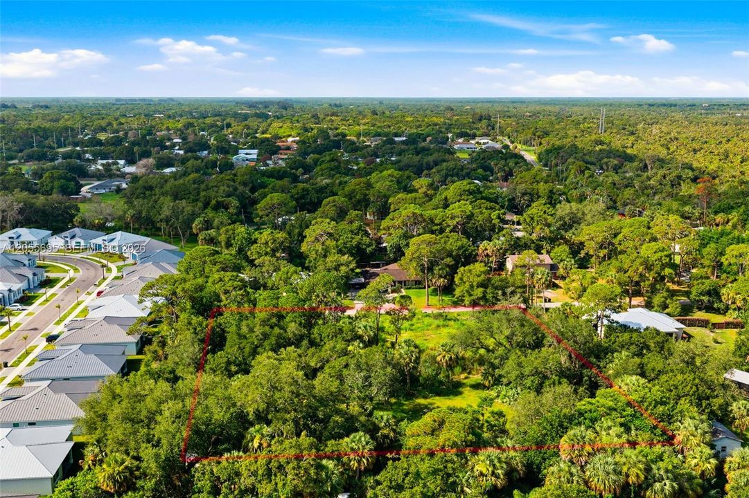 На продажу: $290,000 (1.73 acres)