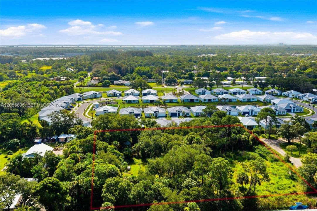На продажу: $290,000 (1.73 acres)