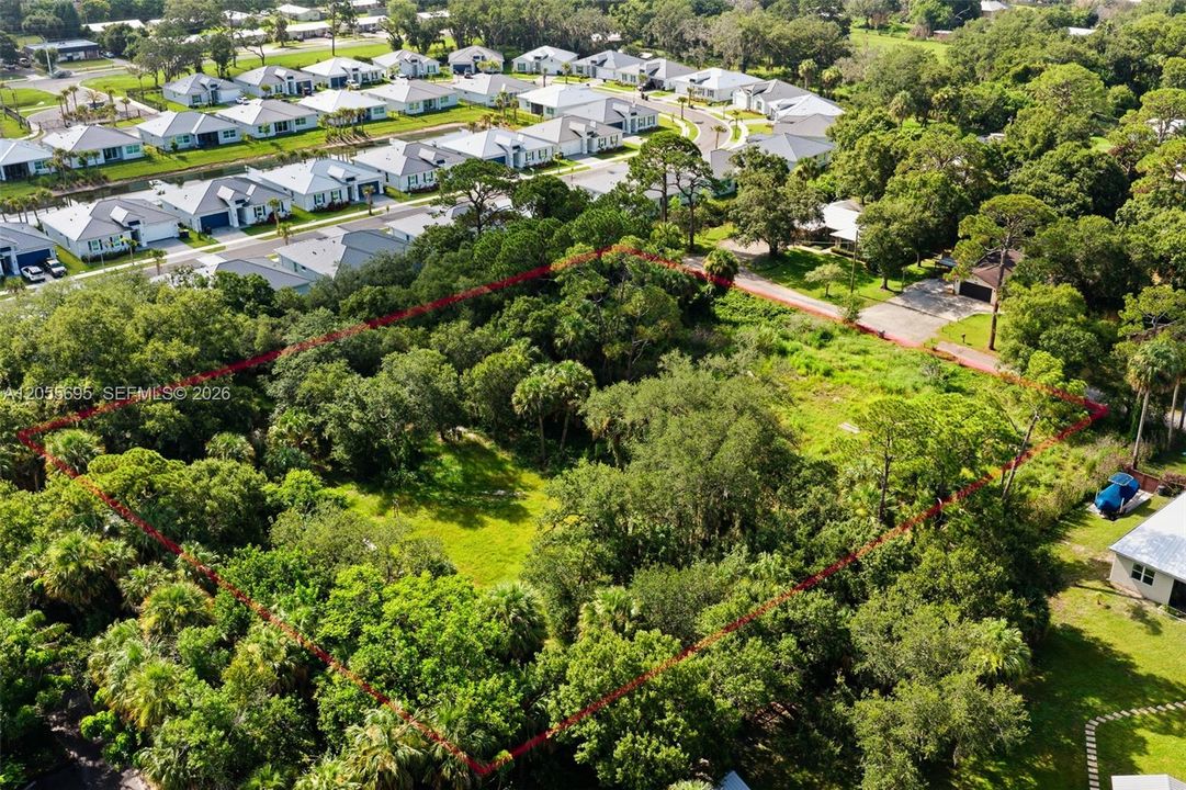 На продажу: $290,000 (1.73 acres)